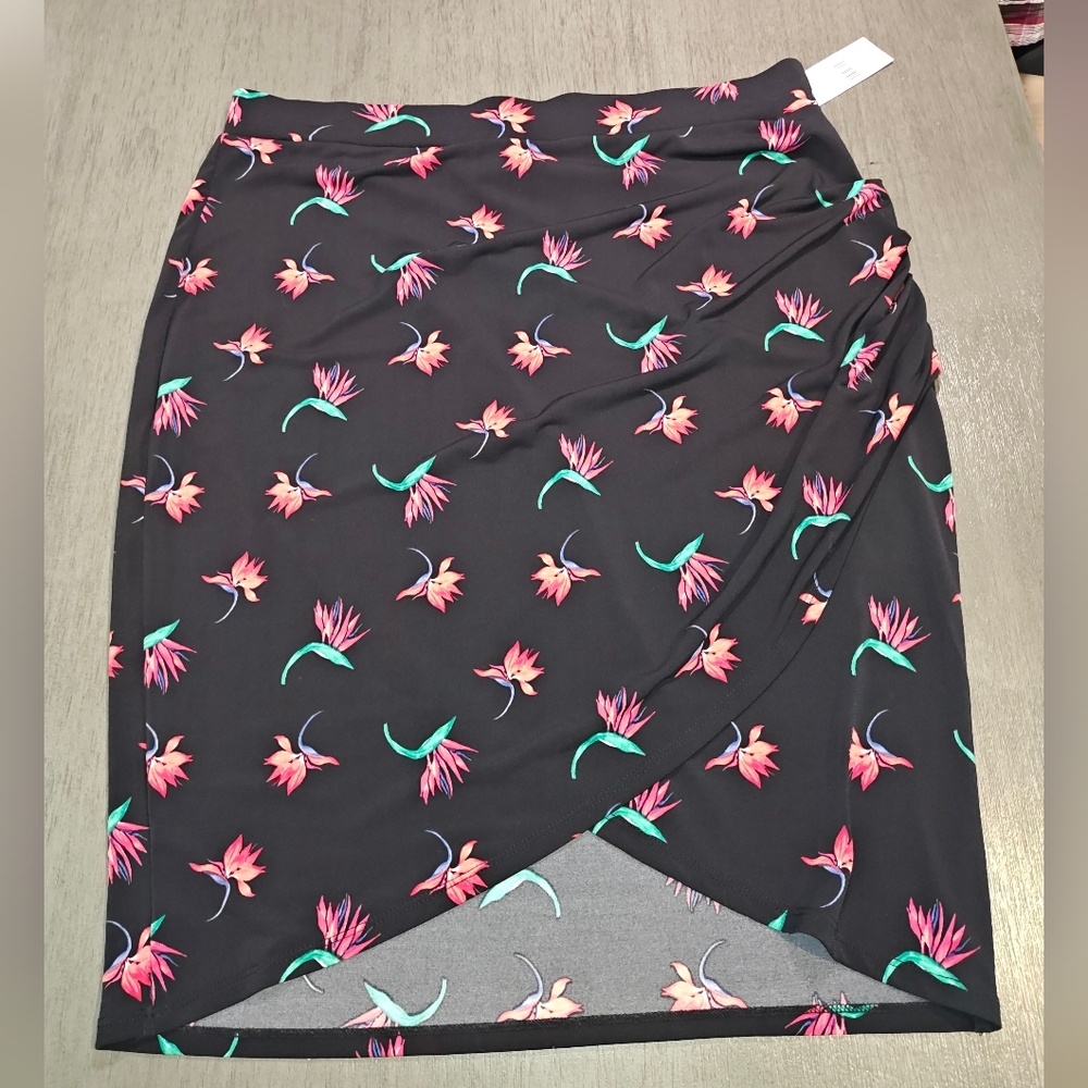 Simply Styled Missy Woman's Tulip Hem Skirt Black Print,Large‎ Size